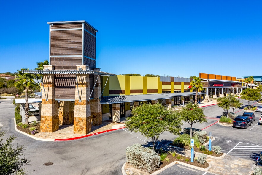 More Photos Of 20821 Hwy 281, San Antonio General Retail For Lease