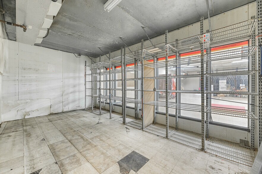 More Photos Of 7123 Lorain Ave, Cleveland Freestanding For Lease