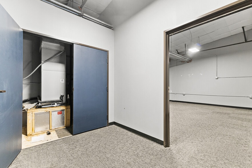 More Photos Of 7637 FM 3009, Schertz Light Distribution For Sale