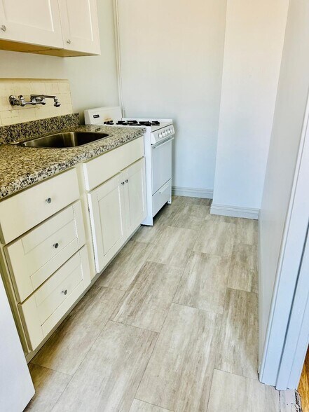 More Photos Of 2240-2242 Macarthur Blvd, Oakland Apartments For Sale