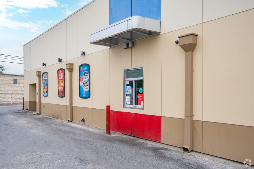 More Photos Of 1179 E Main St, Alice Fast Food For Sale