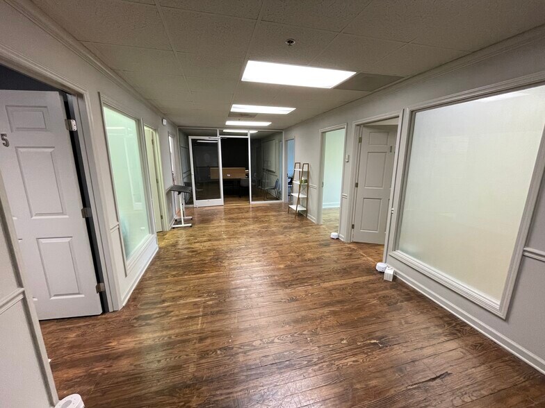 More Photos Of 200 N Main St, Greenville Office Residential For Lease