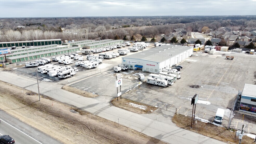 Primary Photo Of 1523 W Ledgerwood Rd, Andover Showroom For Lease