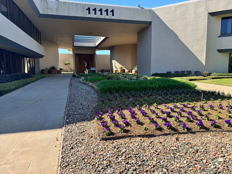 Primary Photo Of 11111 Wilcrest Green Dr, Houston Loft Creative Space For Lease