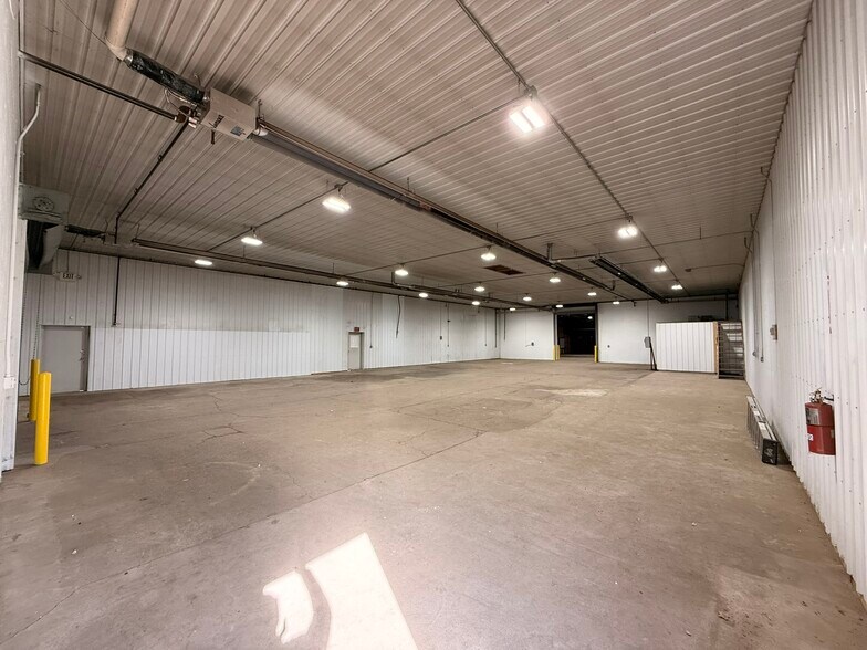 More Photos Of 135 Kensington Ave, Zanesville Warehouse For Lease