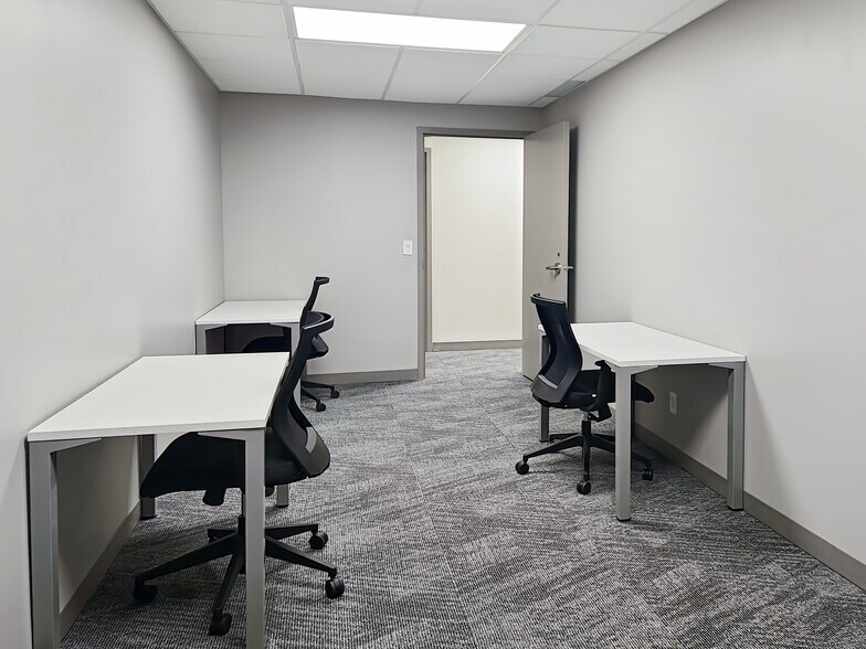 More Photos Of 3950 Sunforest Ct, Toledo Coworking Space