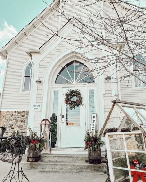 More Photos Of 205 W Main St, West Dundee Office For Sale