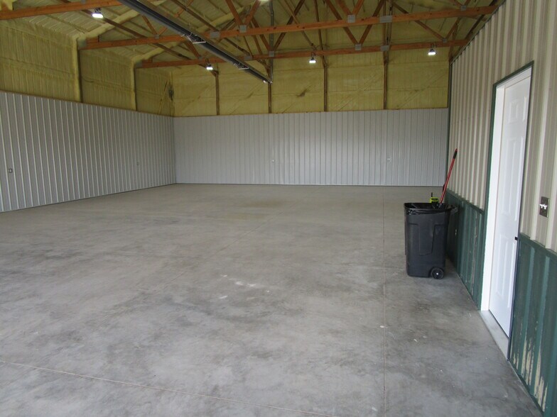 More Photos Of 365 Airlinks Dr, Garden City Industrial For Sale