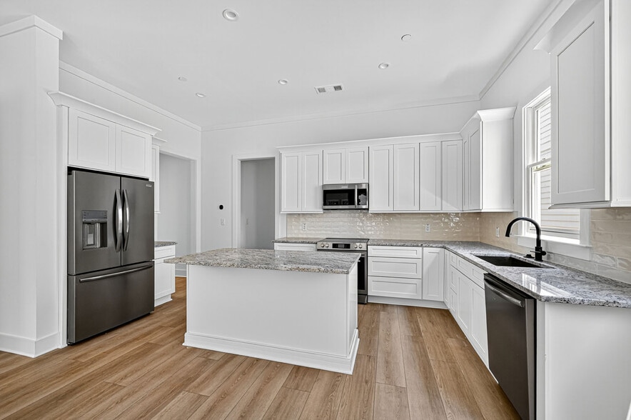 More Photos Of 64 Linton St, Woodstock Apartments For Sale