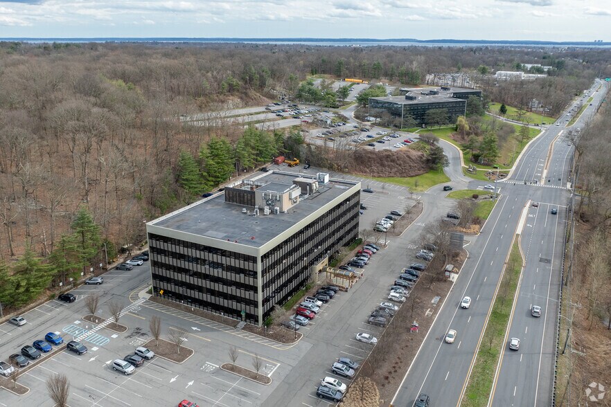 More Photos Of 550 Mamaroneck Ave, Harrison Office For Lease