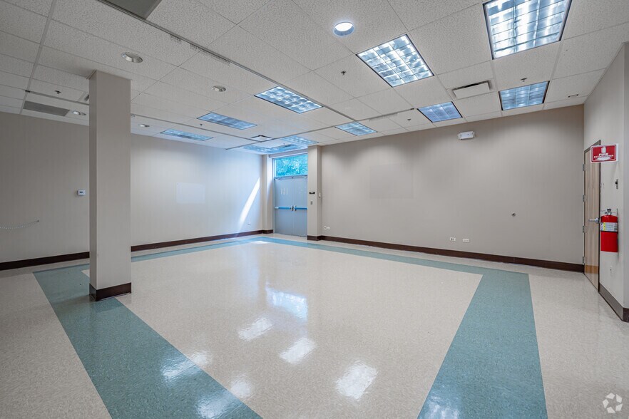 More Photos Of 8741 S Greenwood Ave, Chicago Unknown For Lease