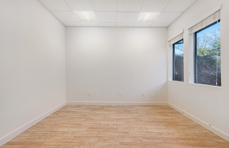 More Photos Of 4865 Old Redwood Hwy, Santa Rosa Office For Lease