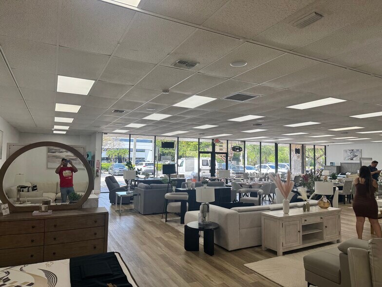 More Photos Of 3200-3226 W Hillsboro Blvd, Deerfield Beach Storefront For Lease