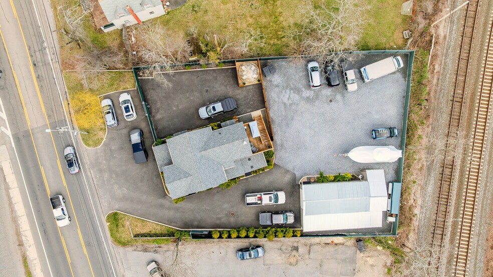 More Photos Of 296 N Main St, Sayville Industrial For Sale