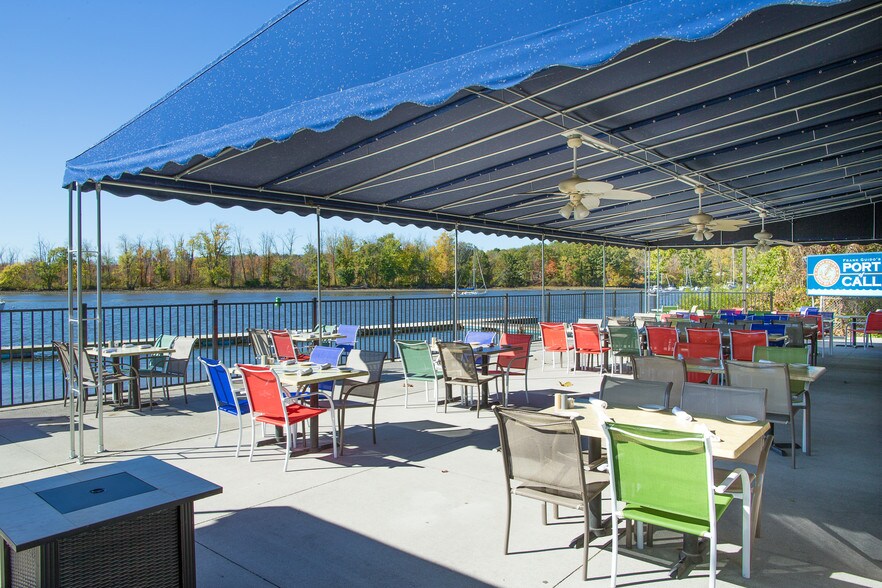 More Photos Of 7 Main St, Catskill Restaurant For Lease