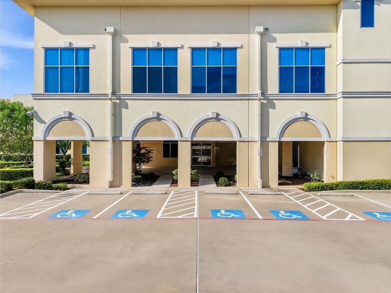 More Photos Of 1340 Empire Central Dr, Dallas Rehabilitation Center For Lease