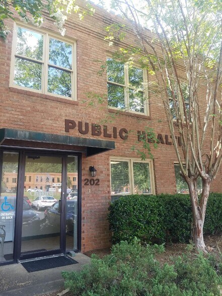 More Photos Of 198-204 Ben Burton Cir, Bogart Distribution For Lease