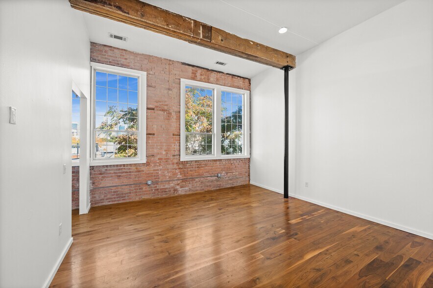 More Photos Of 623-627 S State St, Salt Lake City Storefront Retail Office For Lease