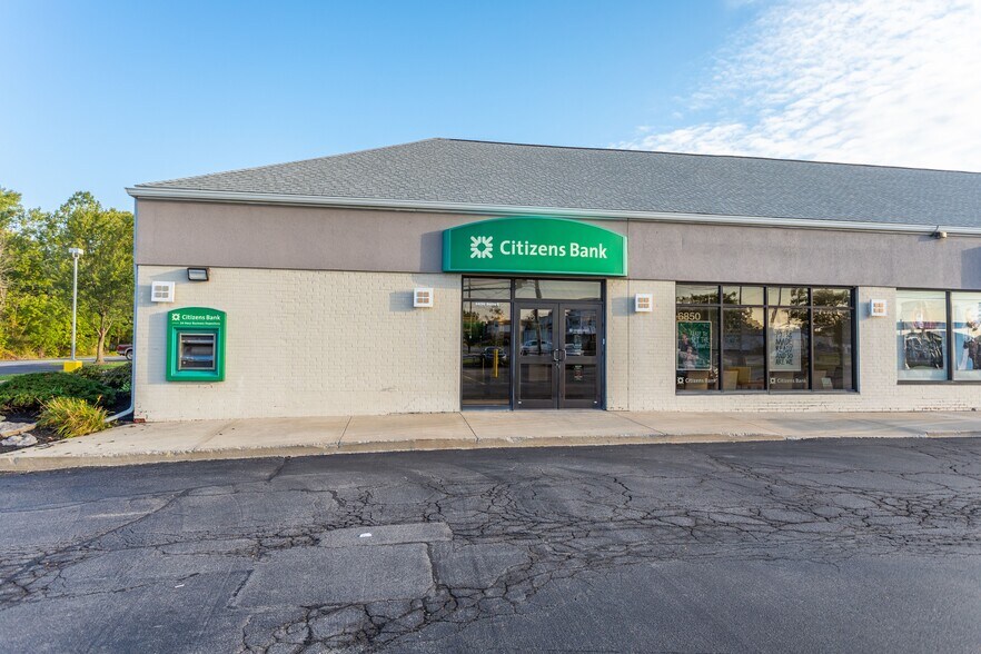 More Photos Of 6850 Main St, Williamsville Light Distribution For Lease