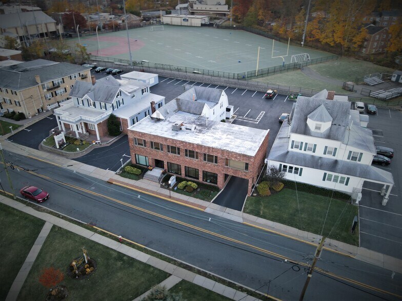 More Photos Of 60 Roseland Ave, Caldwell Office For Sale