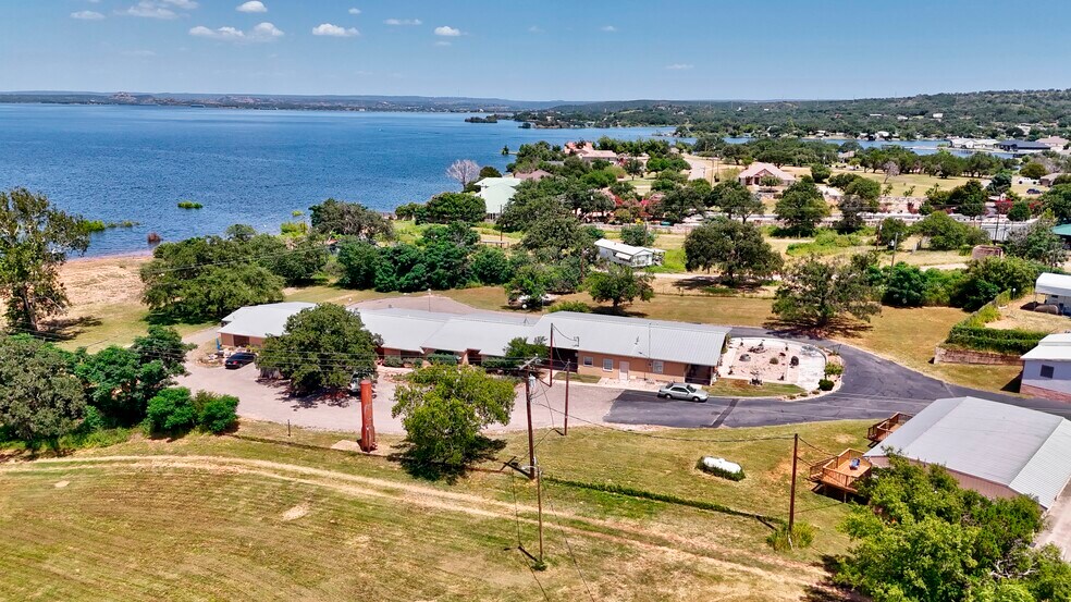 More Photos Of 930 Ranch Road 261, Buchanan Dam Apartments For Sale