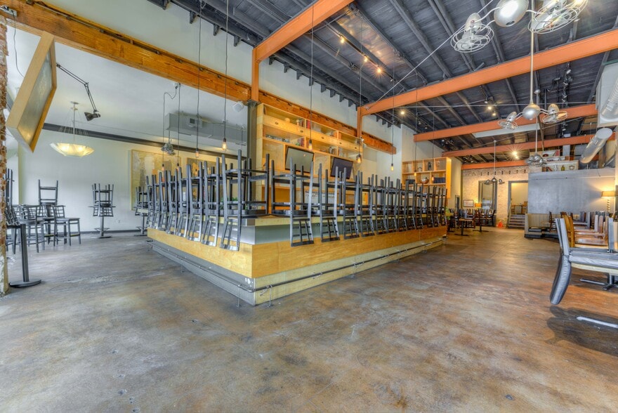 More Photos Of 940-942 S Cooper St, Memphis Storefront For Lease