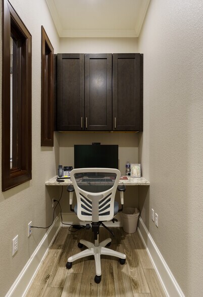 More Photos Of 17844 Mound Rd, Cypress Medical For Sale
