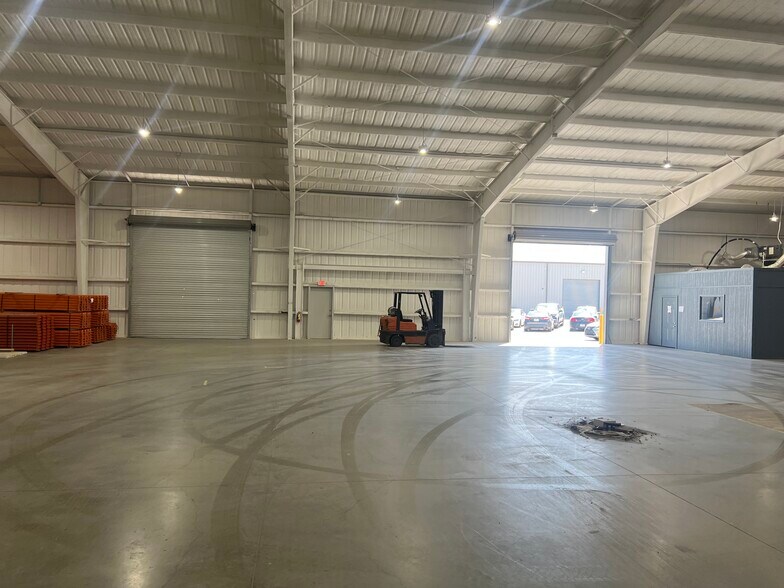 More Photos Of 138 Leopard Rd, Rhome Unknown For Lease