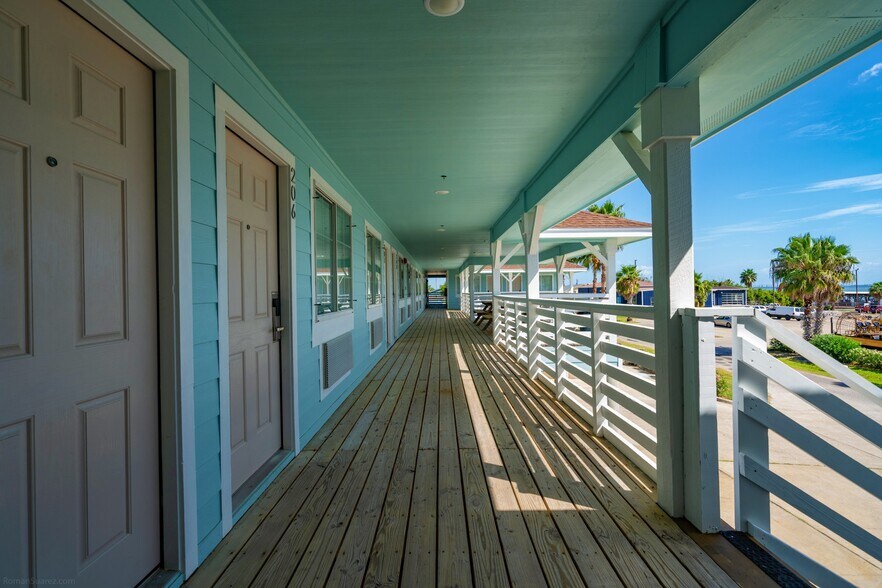 More Photos Of 4226 Laguna Shores Rd, Corpus Christi Hotel For Sale