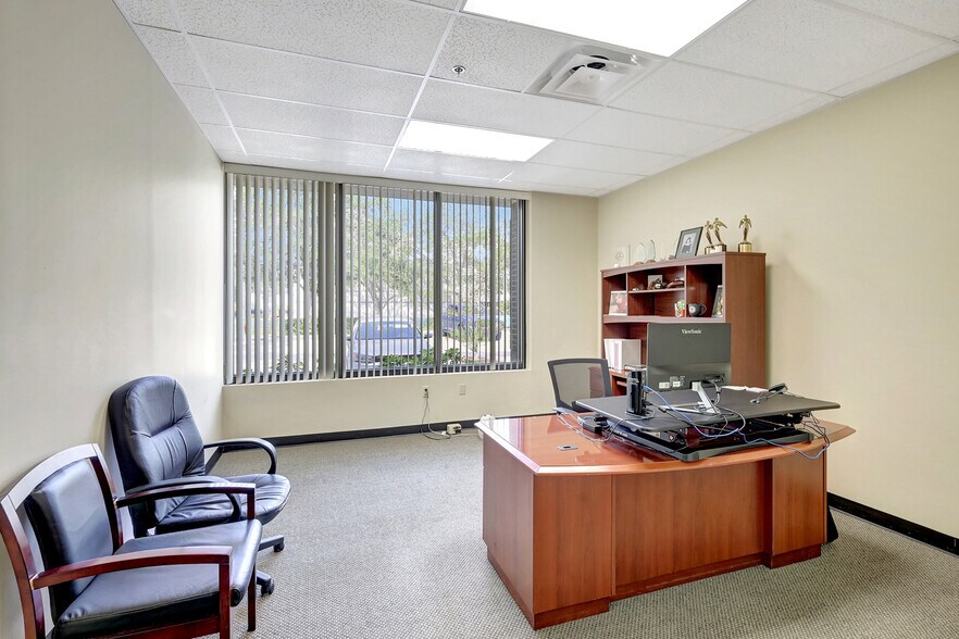 More Photos Of 5620 W Sligh Ave, Tampa Loft Creative Space For Sale