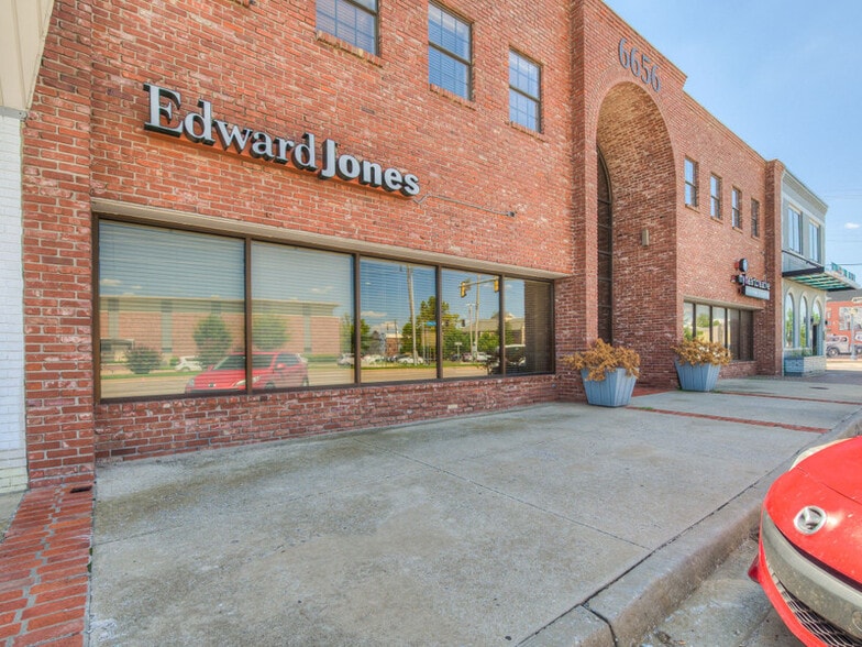 More Photos Of 6656 NW 39th Expy, Bethany Office For Lease