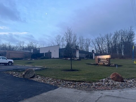 More Photos Of 7820 E Pleasant Valley Rd, Independence Loft Creative Space For Lease