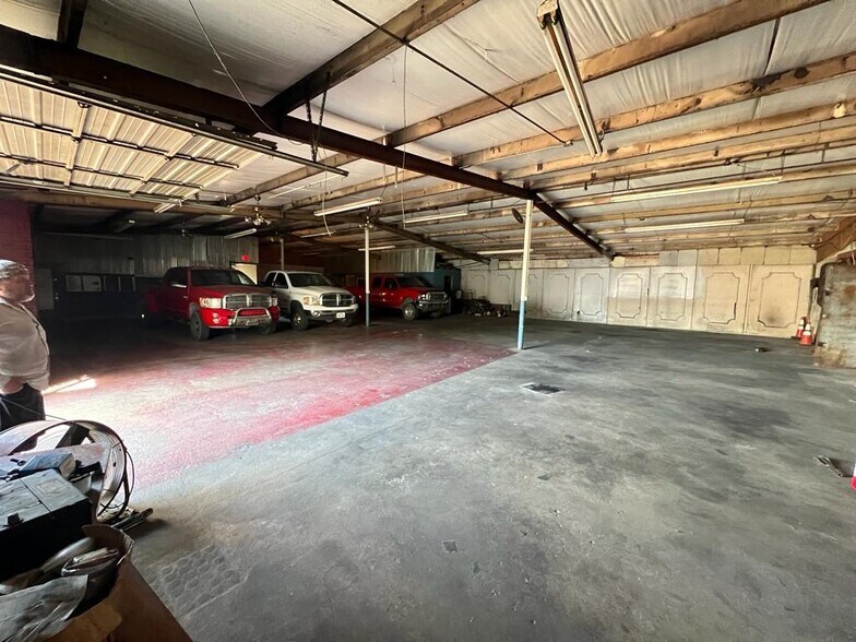 More Photos Of 12720 C F Hawn Fwy, Dallas Auto Repair For Sale