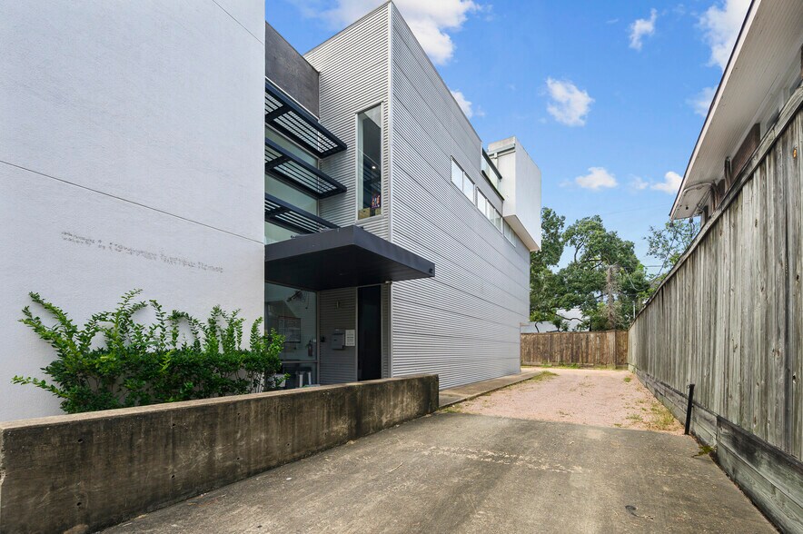 More Photos Of 1724 Richmond Ave, Houston Medical For Sale