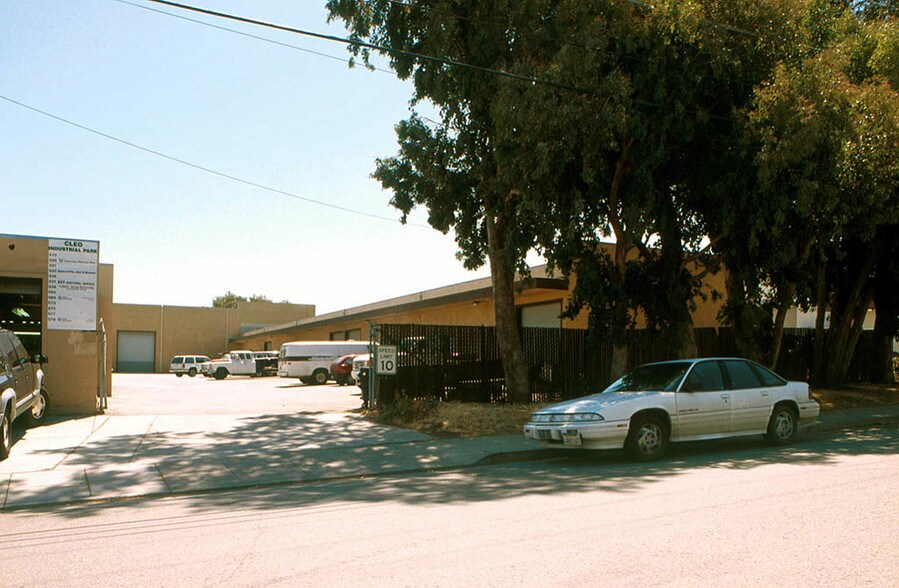 More Photos Of 513-579 Mountain View Ave, Belmont Manufacturing For Lease