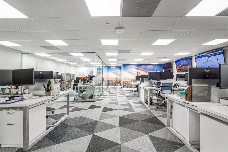More Photos Of 1110 Brickell Ave, Miami Office For Sale