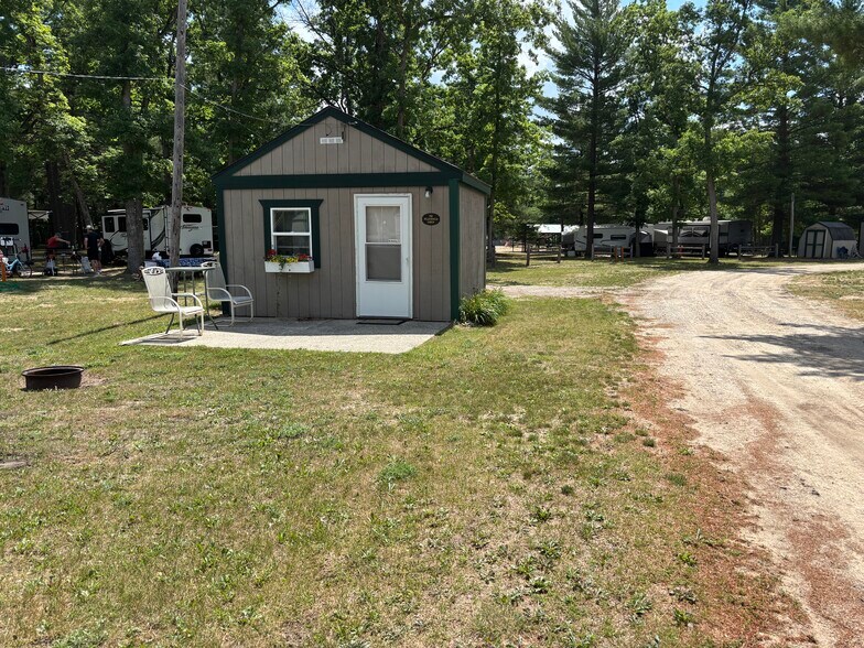 More Photos Of 7332 S M-37, Baldwin Hotel For Sale