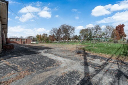 More Photos Of 9707 Chicago Heights Blvd, Saint Louis Specialty For Sale