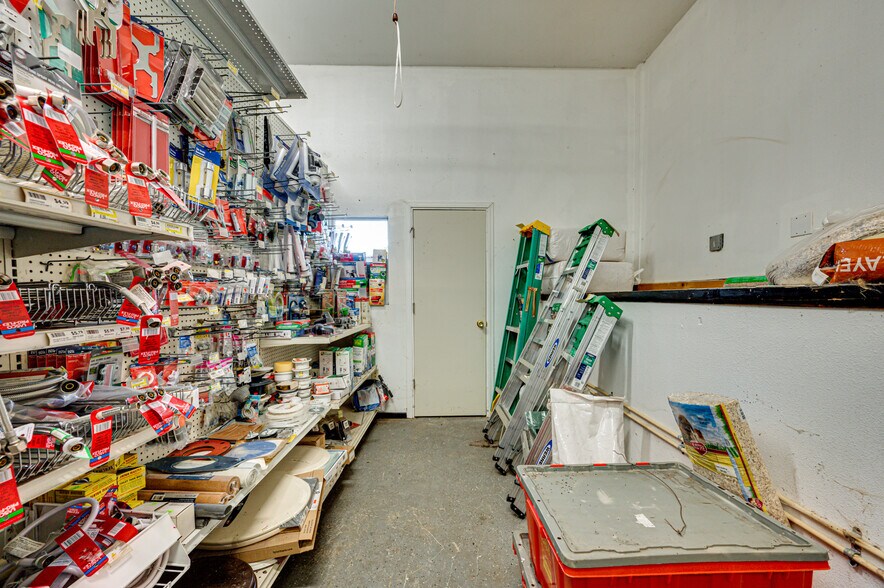 More Photos Of 39618 NE 216th Ave, Amboy Freestanding For Sale