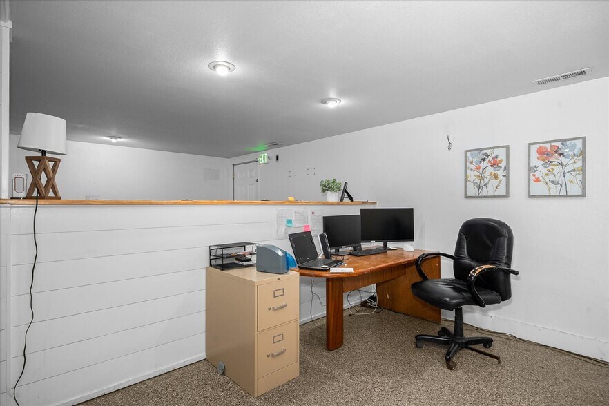 More Photos Of 17220 E Cowley Ave, Spokane Valley Warehouse For Sale