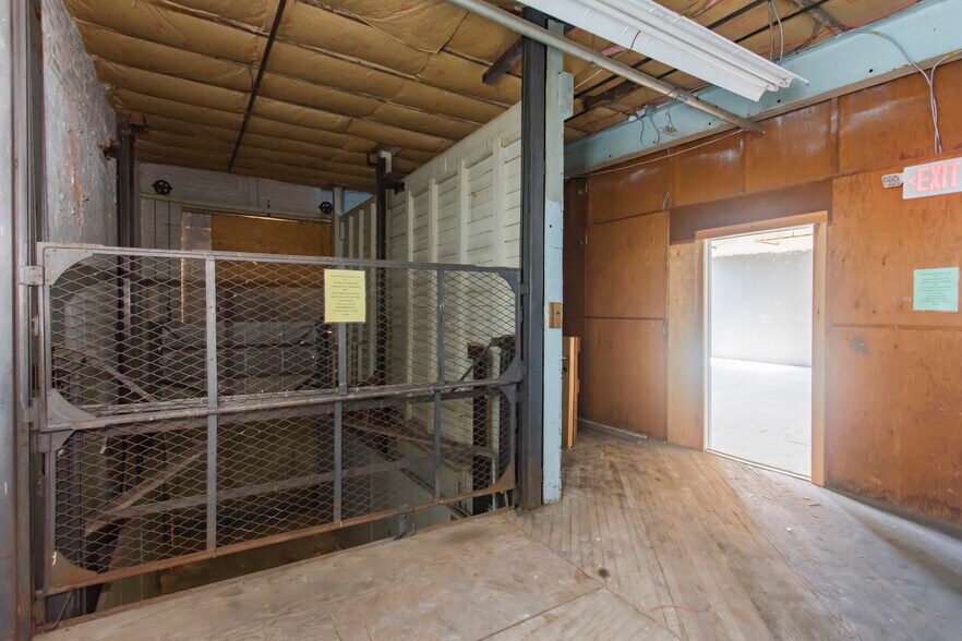 More Photos Of 3130 Belgrade St, Philadelphia Warehouse For Lease