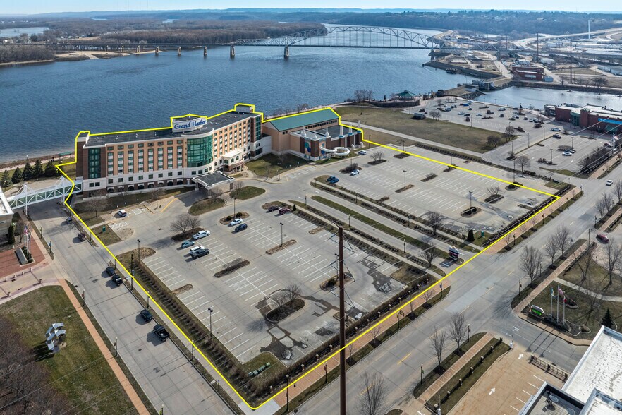 More Photos Of 350 Bell St, Dubuque Hotel For Sale