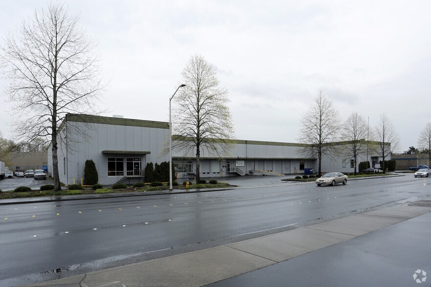 More Photos Of 1000-1006 Andover Park E, Tukwila Warehouse For Lease