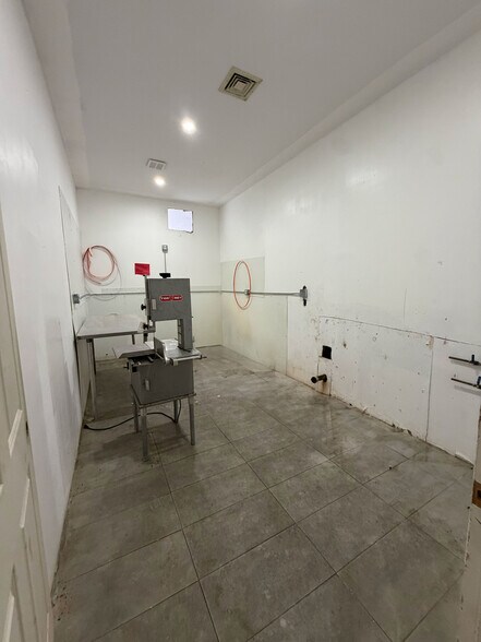 More Photos Of 231-02 Merrick Blvd, Springfield Gardens General Retail For Lease