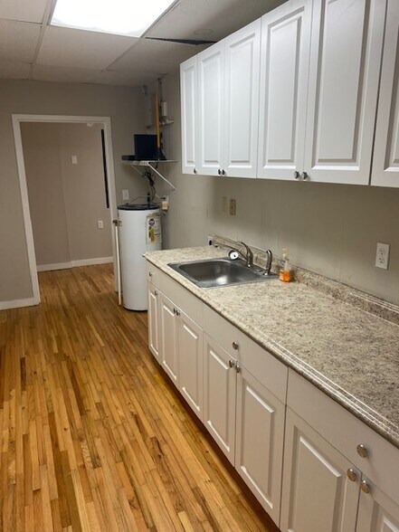 More Photos Of 7457 Aloma Ave, Winter Park Office For Lease