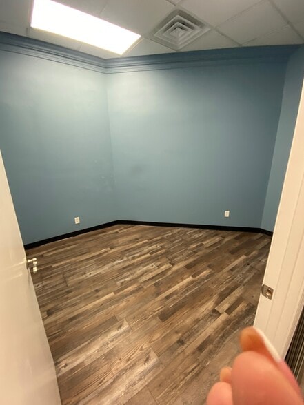 More Photos Of 2431 E 32nd St, Joplin Medical For Sale