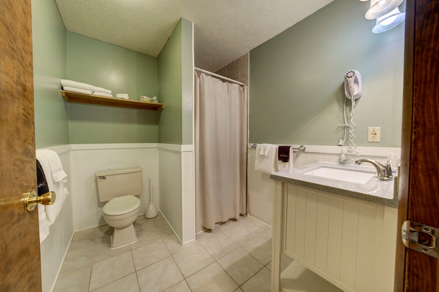 More Photos Of 2275 M 137, Interlochen Hotel For Sale