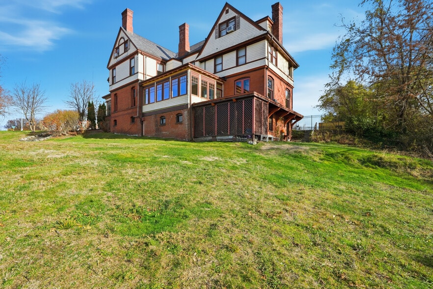 More Photos Of 270 Maple St, Springfield Hospitality For Sale