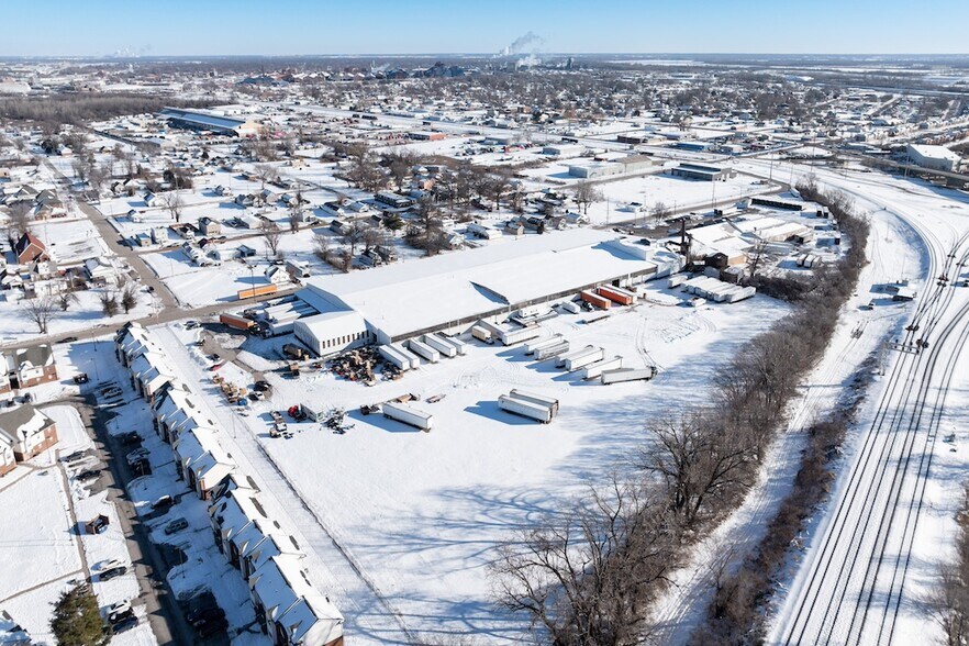 More Photos Of 1200 Bissell St, Venice Warehouse For Sale