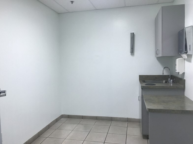 More Photos Of 1310 W St Marys Rd, Tucson Medical For Lease